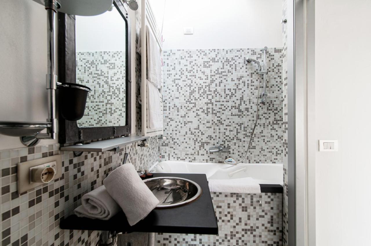 Appartement La Mansardina Di Giuly By Quokka 360 - Bright Attic In The Centre Of Como